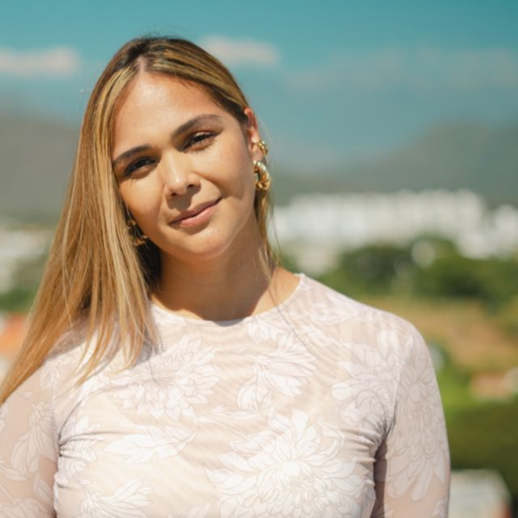 Alix Belinda - Comunicadora Social